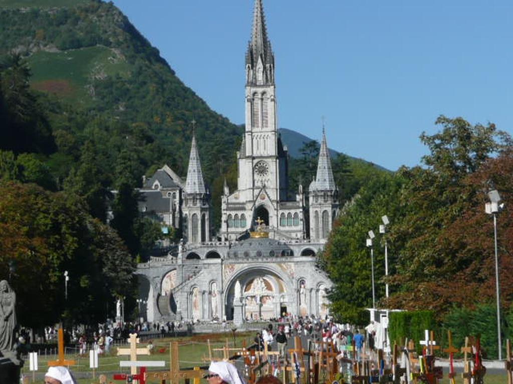 LOURDES 2010   (1).JPG